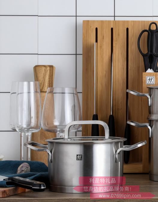 Zwilling Moment 16cm雙耳燉鍋.jpg Zwilling Moment 16cm雙耳燉鍋.jpg